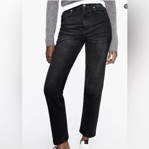 Zara Classic Mom Fit Jeans